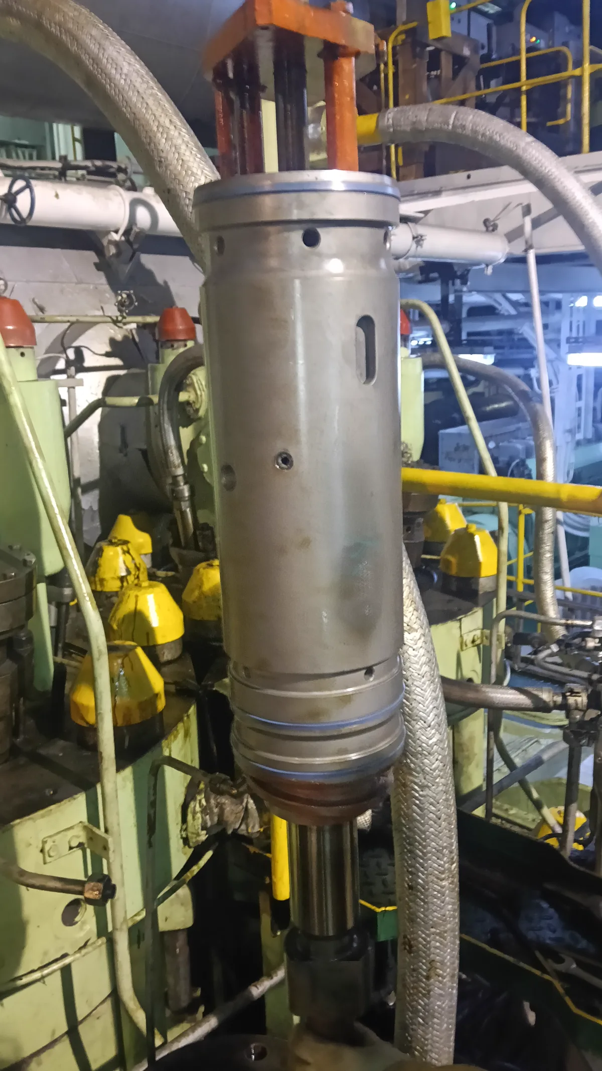 Open engine cylinder liner during inspection
