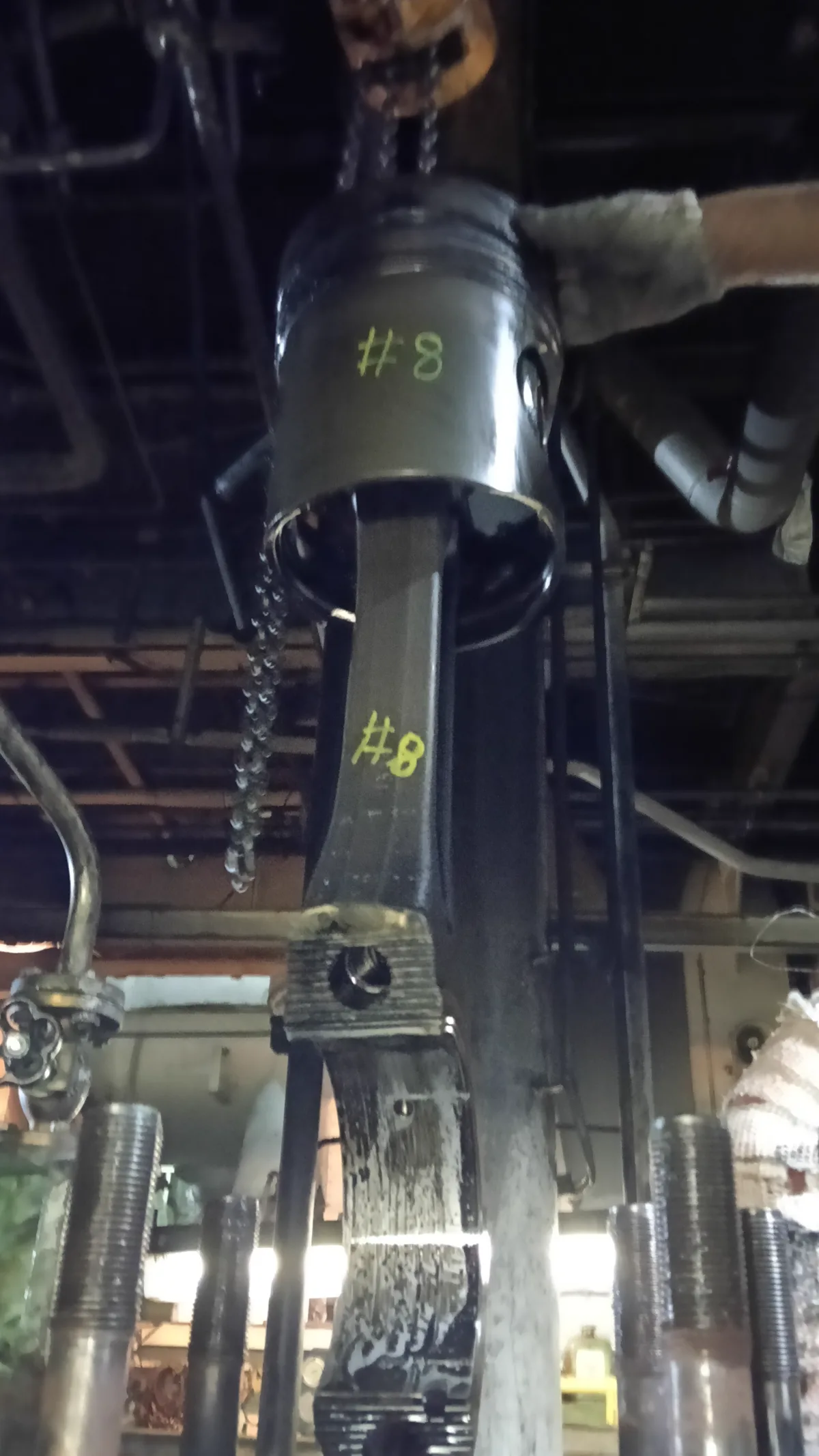Piston and cylinder surfaces during engine servicing